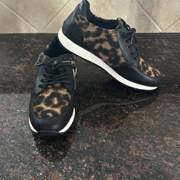 B.O.C. Khloe Oxford Sneaker Leopard Print Ladies 8 - Picture 7 of 10